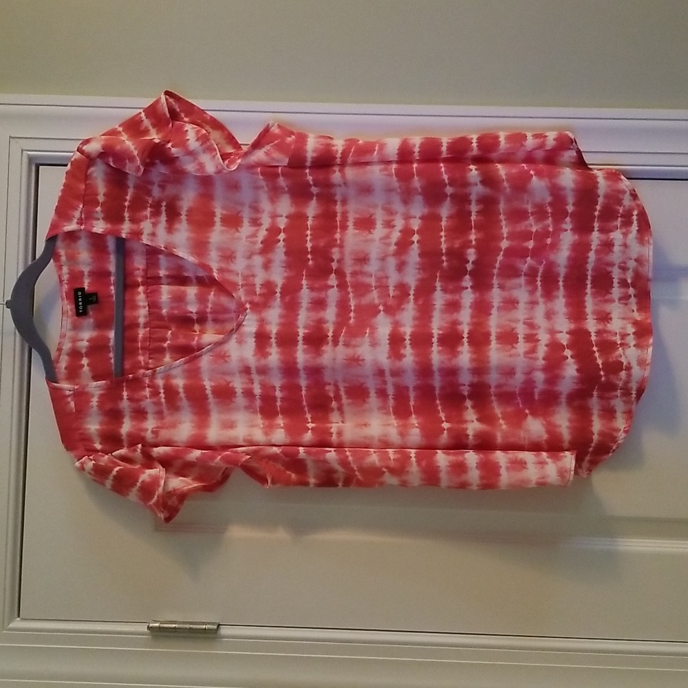 NWOT.  Torrid tulip sleeve tye dye.